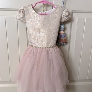 Girls dress